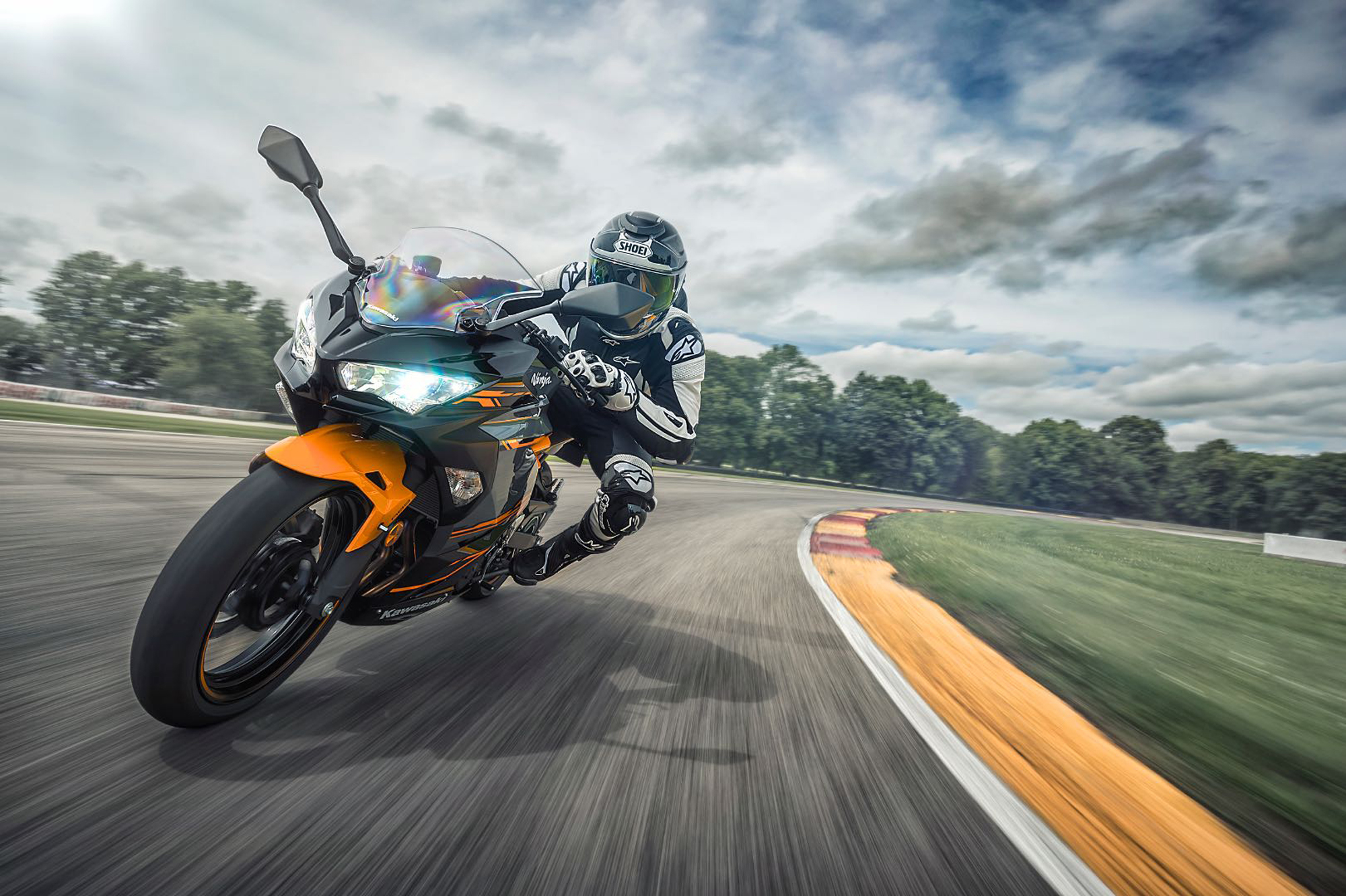 Kawasaki Ninja 400 2018 có giá bán thực tế hơn 156 triệu